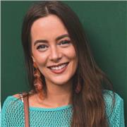 Studierte und ausgebildete Deutschlehrerin mit 13 jähriger Lehrerfahrung, die alle Altersgruppen und Niveaustufen unterrichtet